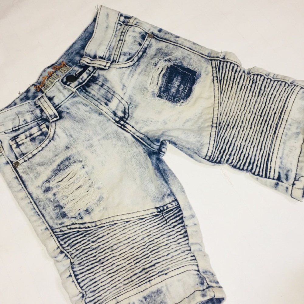 Boys size 7 shorts